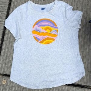 Old Navy Heathered graphic t shirt, VGUC